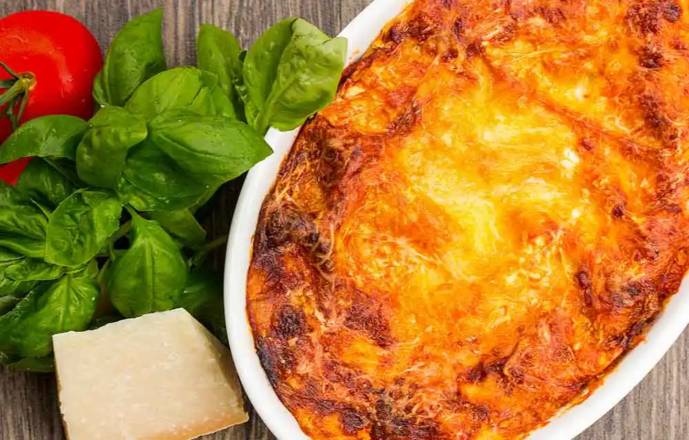 Kasserolle mit Lasagne al forno.