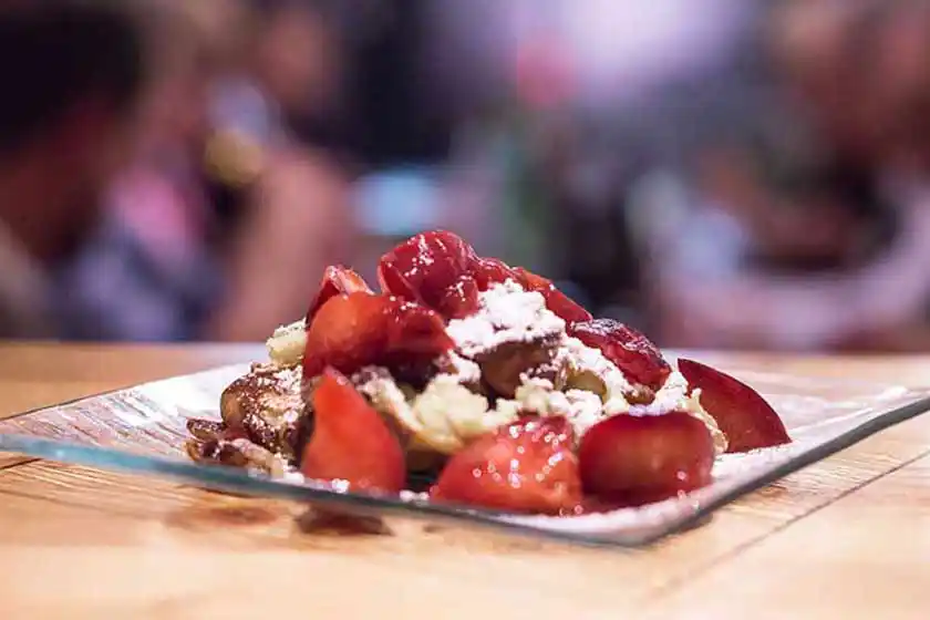Teller mit Kaiserschmarrn.